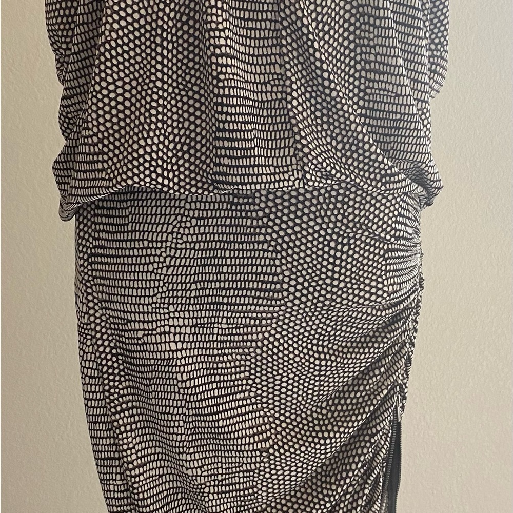 Beautiful BCBG cream & black dress Size M